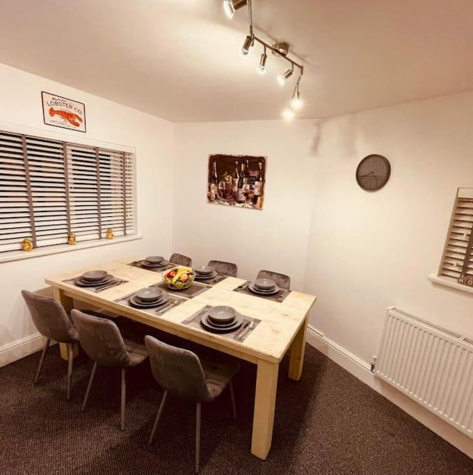 Luxury Suite 3 Bed Apartment Sleeps 6-8 Blackpool Esterno foto